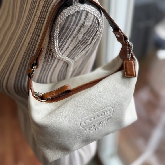 Coach Bag - Picture 2 of 9